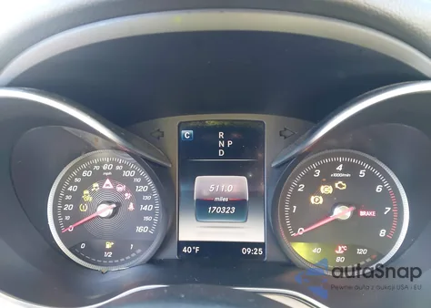 2015 Mercedes-Benz C 300 4Matic z USA, uszkodzony, nr VIN 55SWF4KB5FU031249